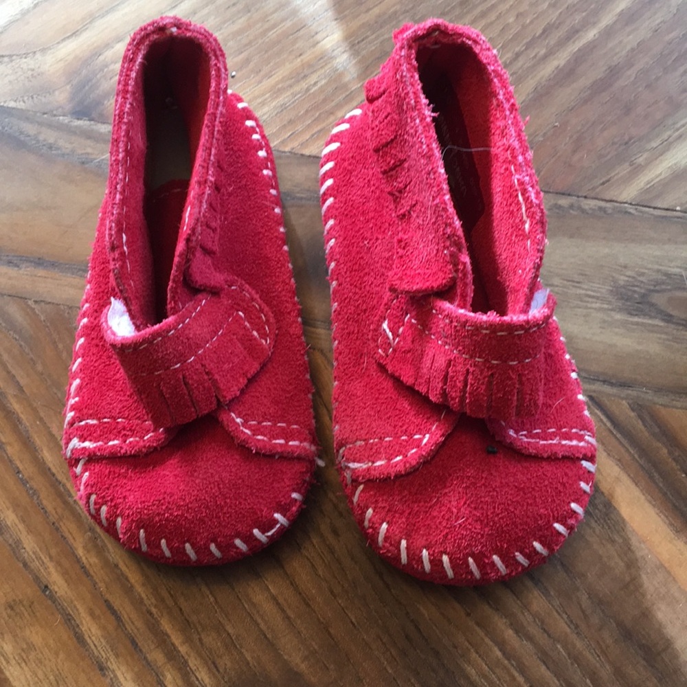 Minnetonka red moccasins shoes - size 4 new